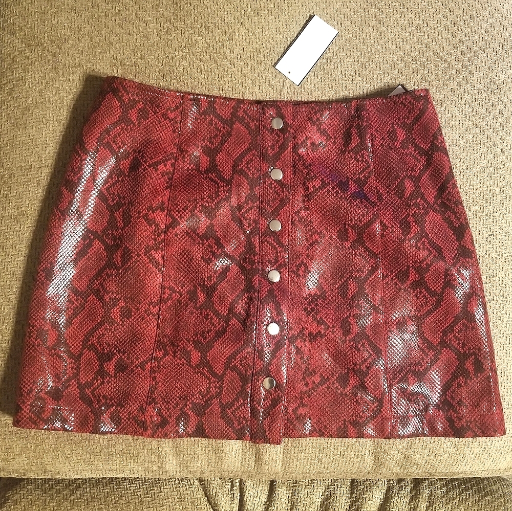 ASTR Come Slither Ruby Python Mini Skirt L NWT